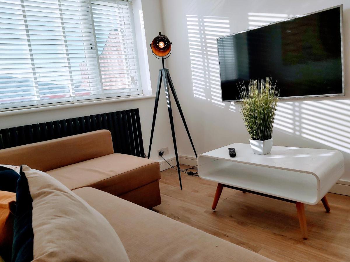 Cosy 1 Bed Flat That Sleeps 4 Γουόργικ Εξωτερικό φωτογραφία